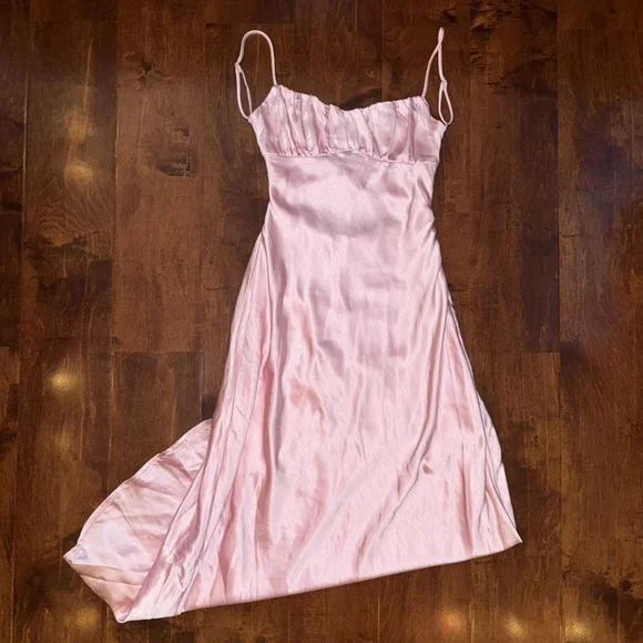 Elegant Pink Satin Gown - Picture 1 of 5